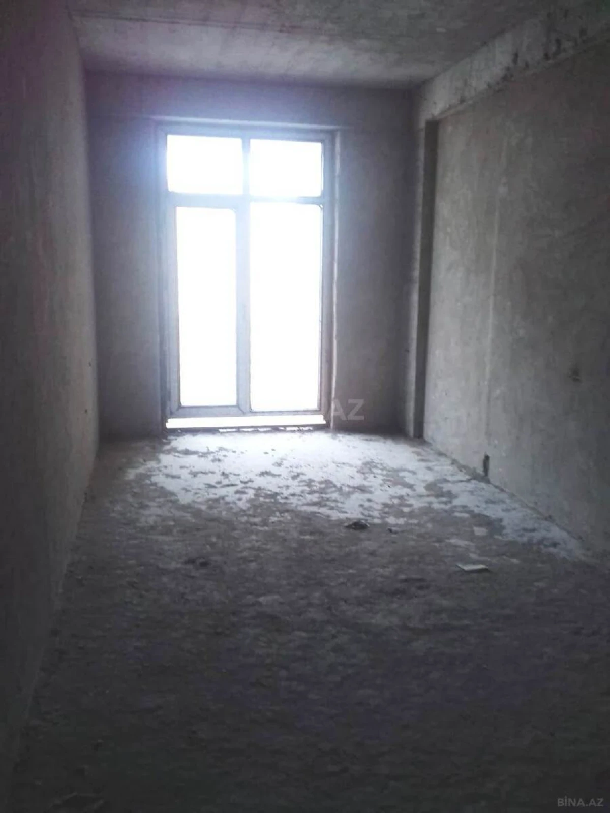 Satılır 4 otaqlı mənzil 194 m²