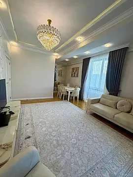 Satılır 3 otaqlı mənzil 102 m²