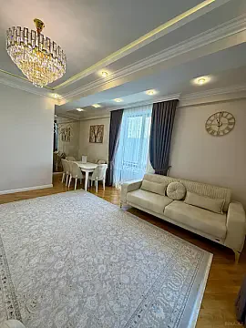 Satılır 3 otaqlı mənzil 102 m²