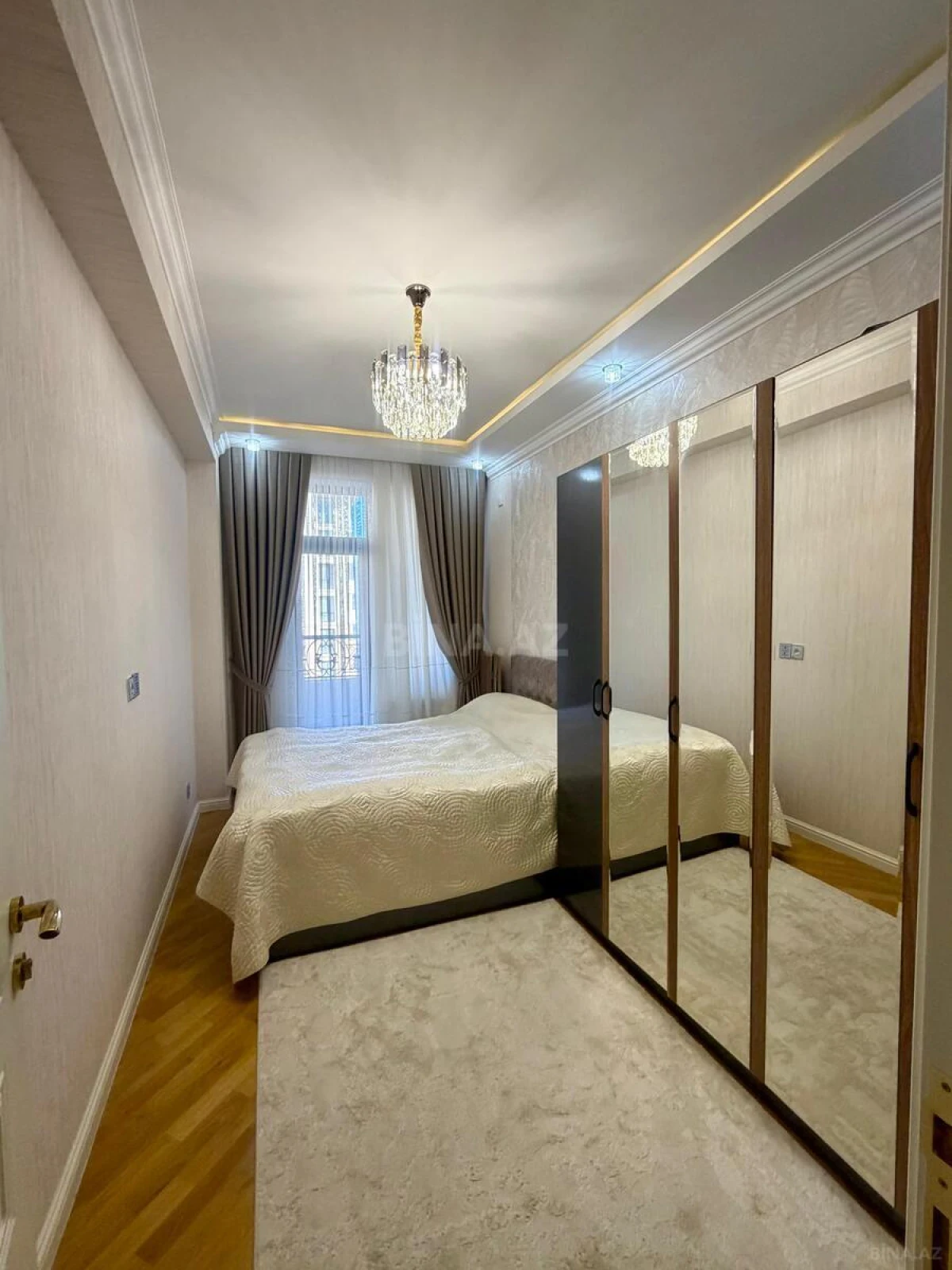 Satılır 3 otaqlı mənzil 102 m²