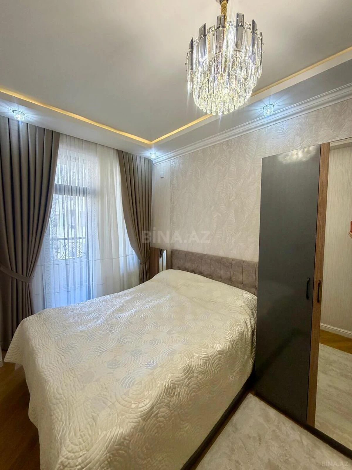 Satılır 3 otaqlı mənzil 102 m²