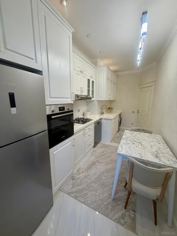 Satılır 3 otaqlı mənzil 102 m²