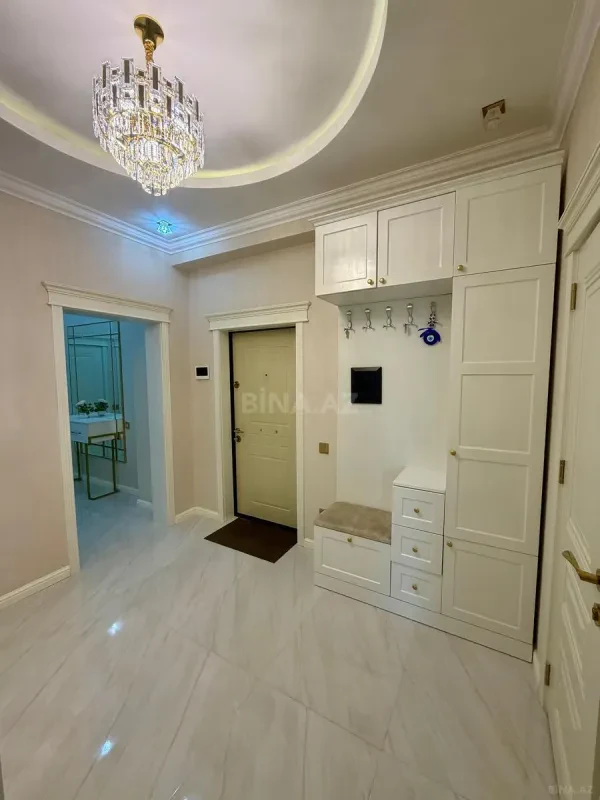 Satılır 3 otaqlı mənzil 102 m²