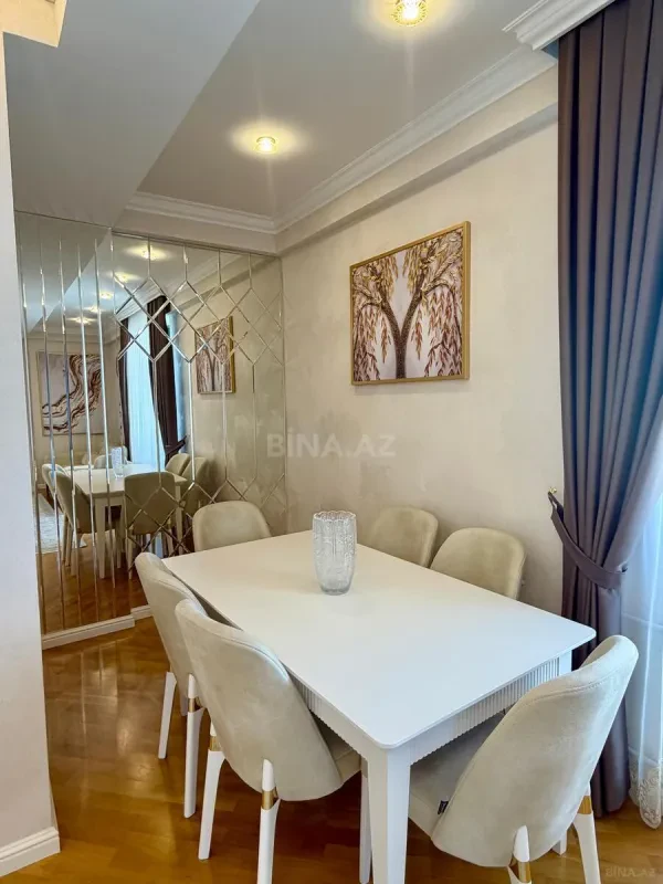 Satılır 3 otaqlı mənzil 102 m²