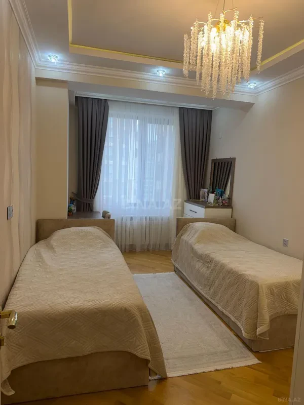 Satılır 3 otaqlı mənzil 102 m²