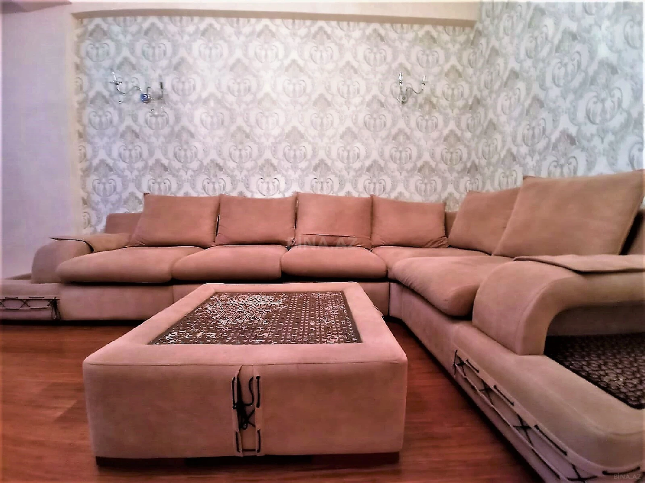 Kirayə verilir 2 otaqlı mənzil 130 m²