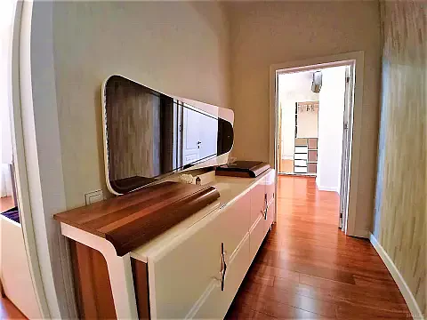 Kirayə verilir 2 otaqlı mənzil 130 m²