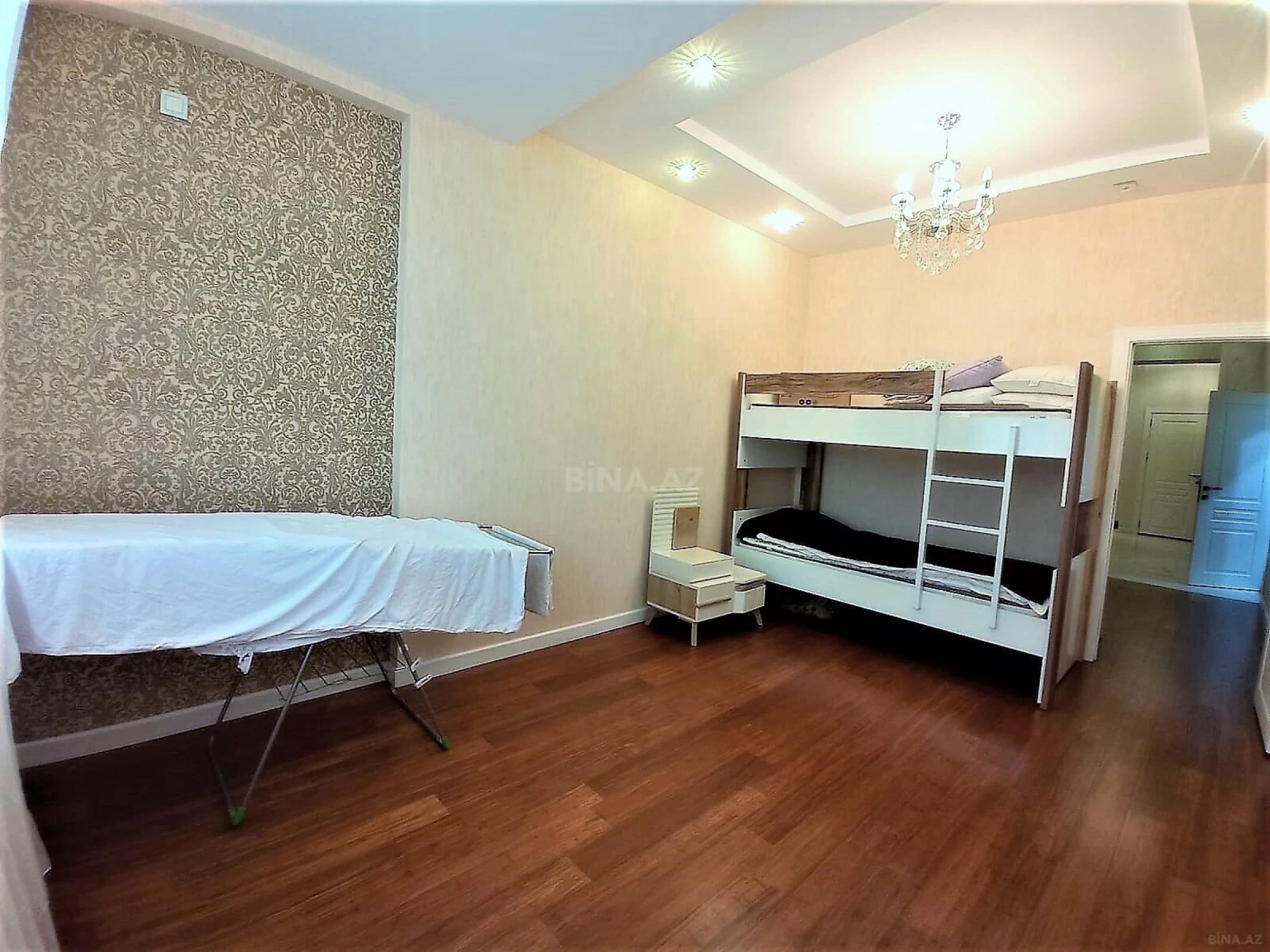 Kirayə verilir 2 otaqlı mənzil 130 m²