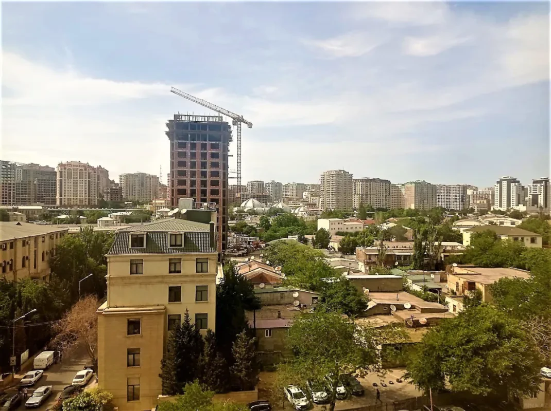 Kirayə verilir 2 otaqlı mənzil 130 m²