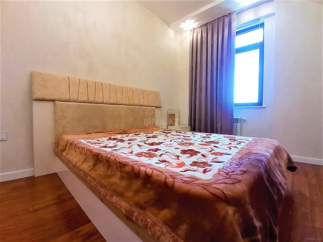 Kirayə verilir 2 otaqlı mənzil 130 m²