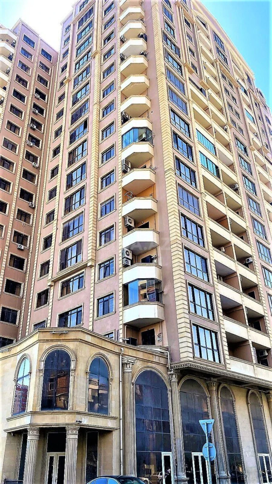 Kirayə verilir 2 otaqlı mənzil 130 m²