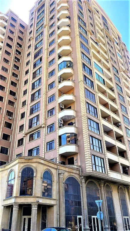 Kirayə verilir 2 otaqlı mənzil 130 m²