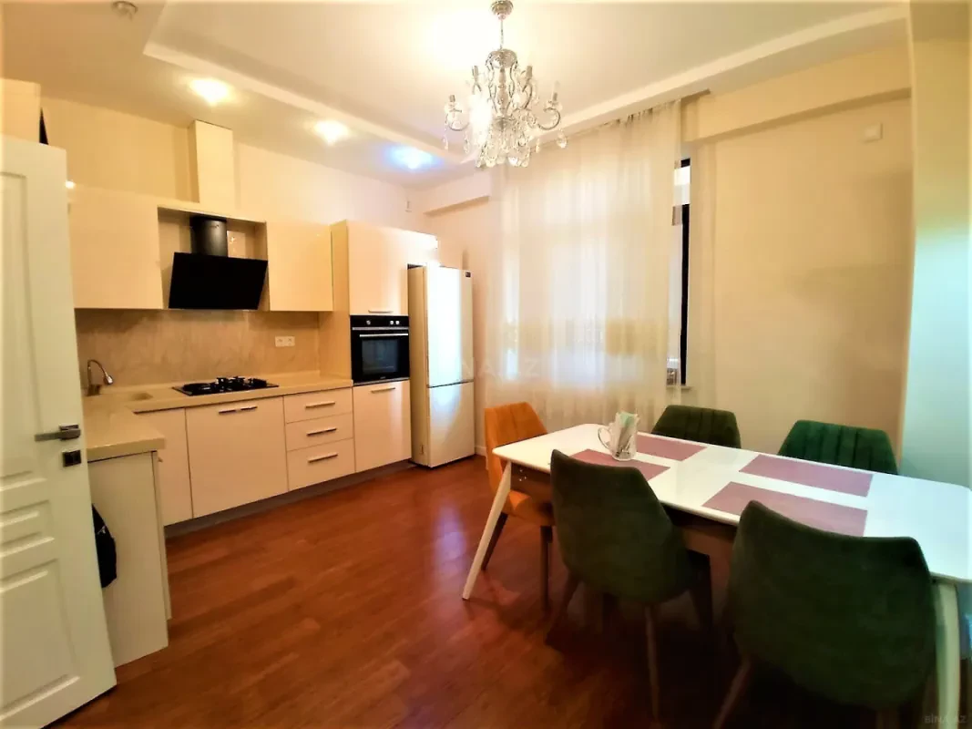 Kirayə verilir 2 otaqlı mənzil 130 m²