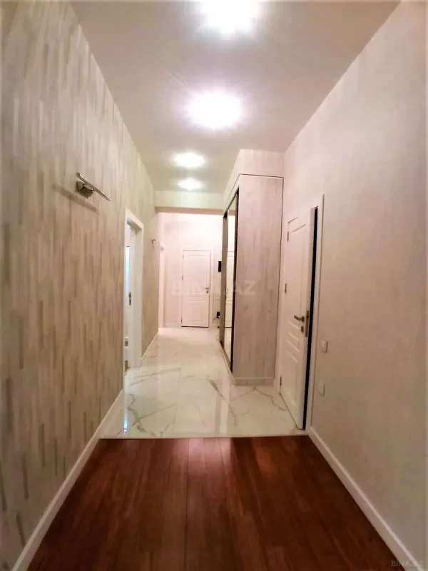 Kirayə verilir 2 otaqlı mənzil 130 m²