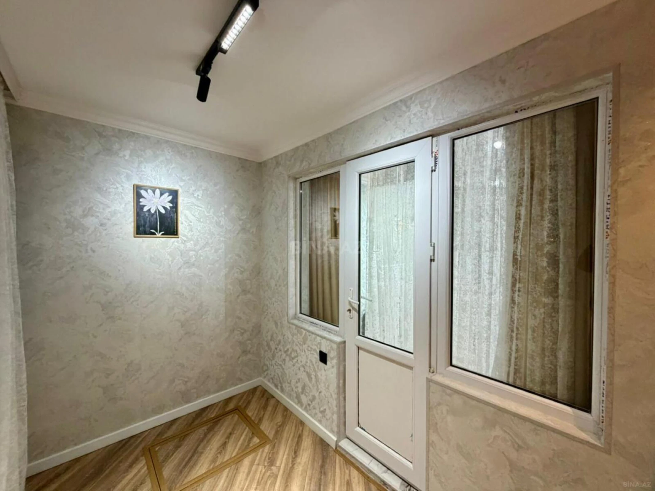 Satılır 2 otaqlı mənzil 55 m²