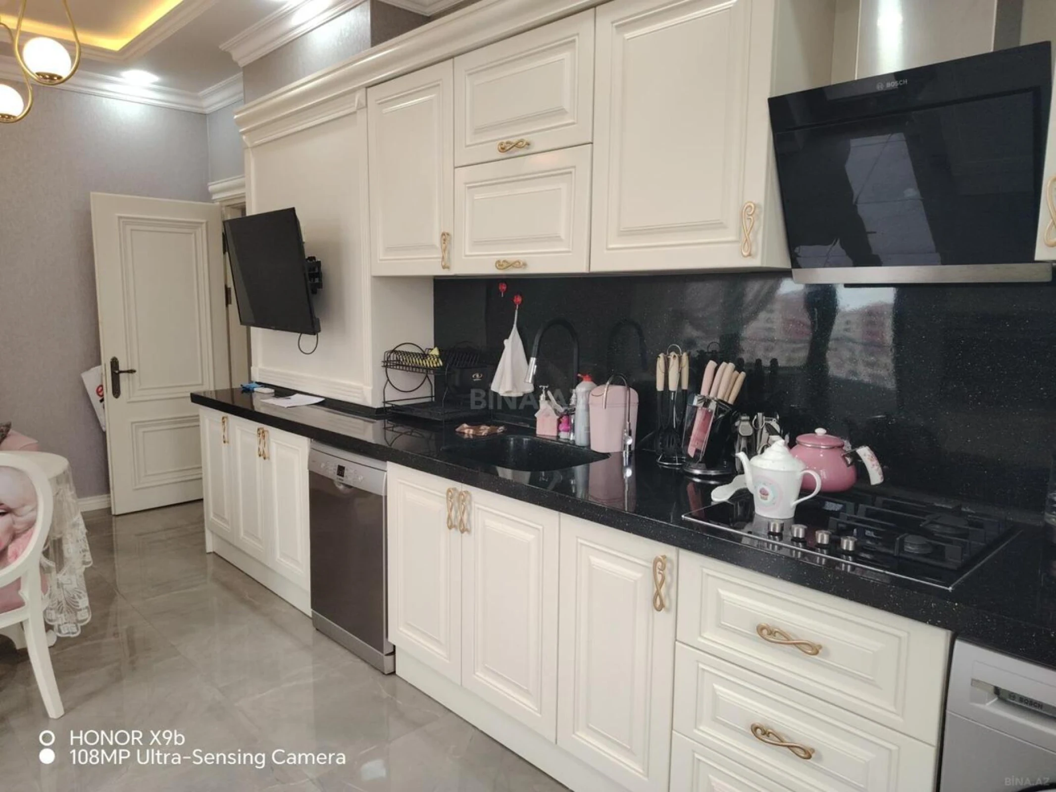 Kirayə verilir 2 otaqlı mənzil 120 m²