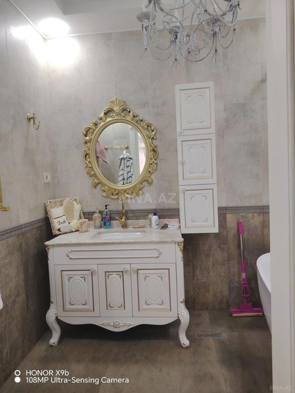 Kirayə verilir 2 otaqlı mənzil 120 m²