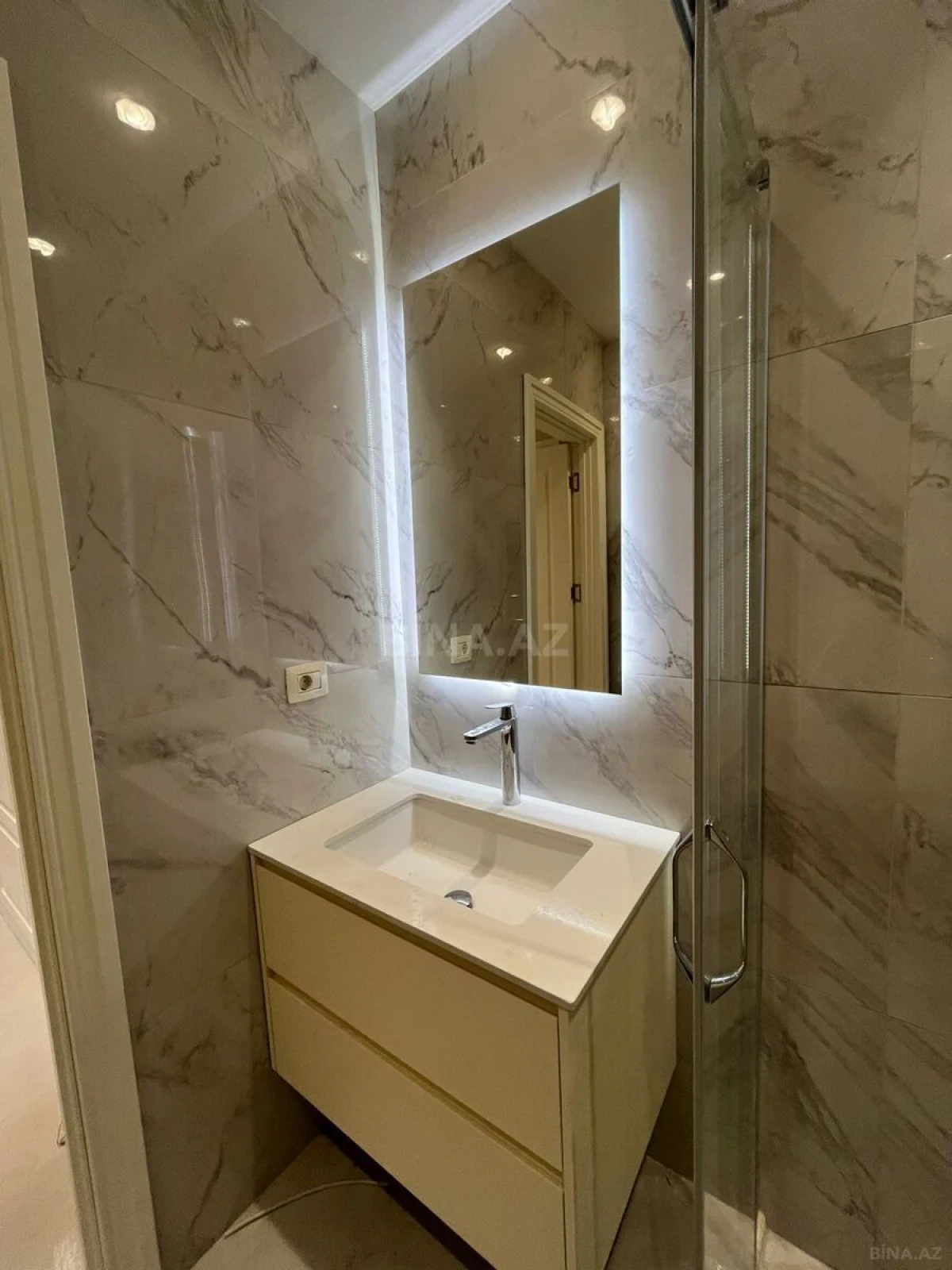 Satılır 3 otaqlı mənzil 69 m²