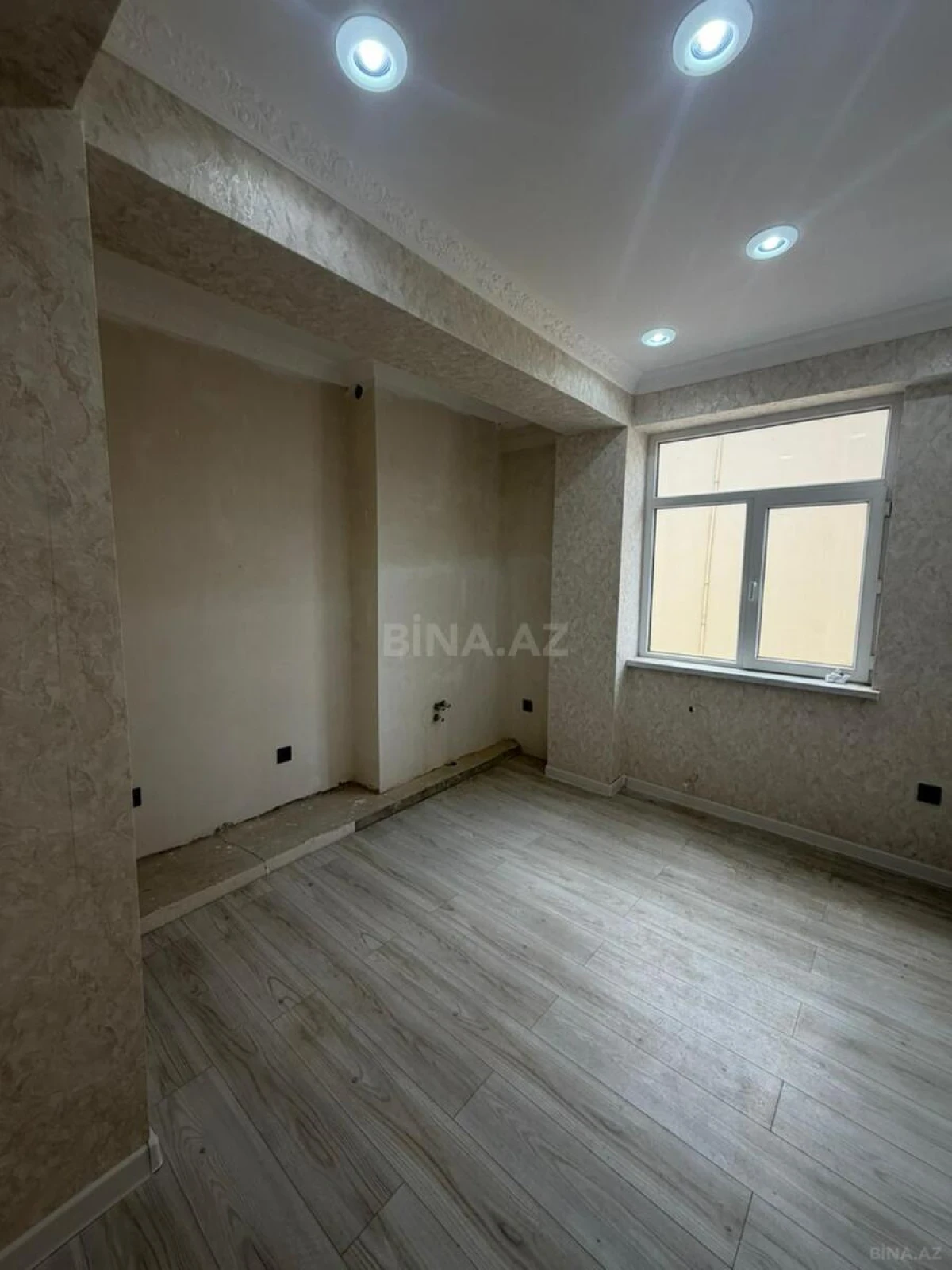 Satılır 3 otaqlı mənzil 83 m²
