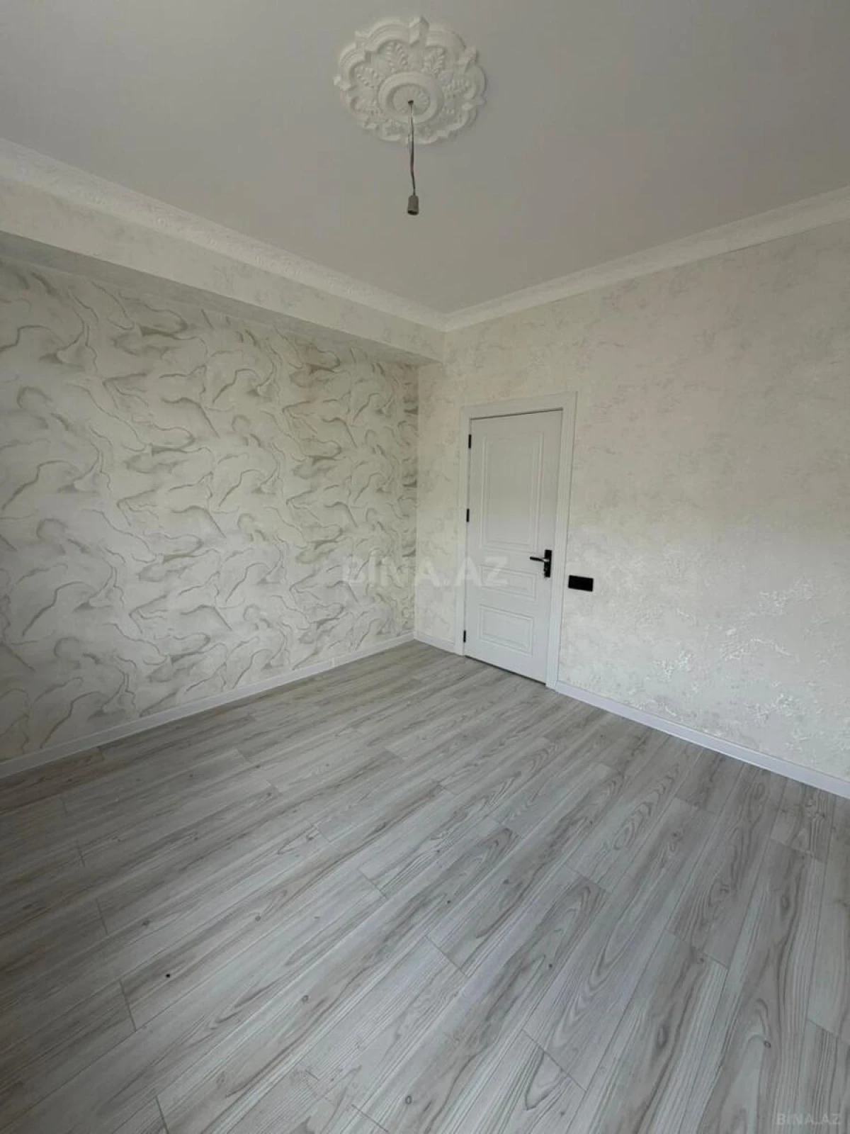 Satılır 3 otaqlı mənzil 83 m²