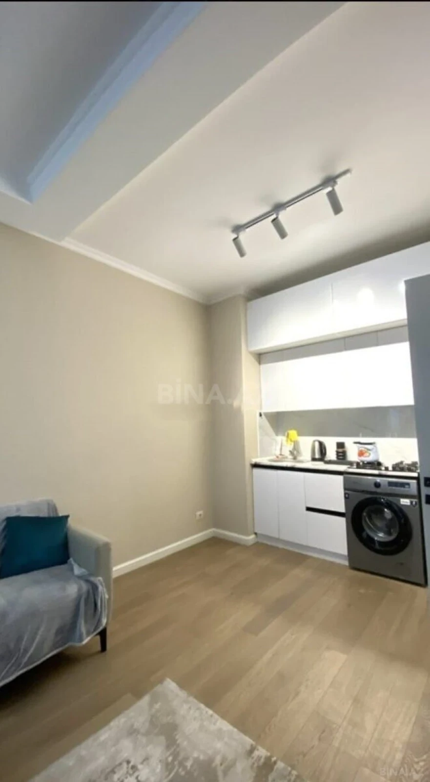 Kirayə verilir 2 otaqlı mənzil 71 m²