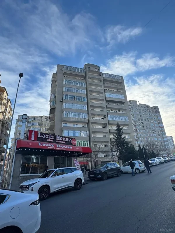 Satılır 2 otaqlı mənzil 83 m²