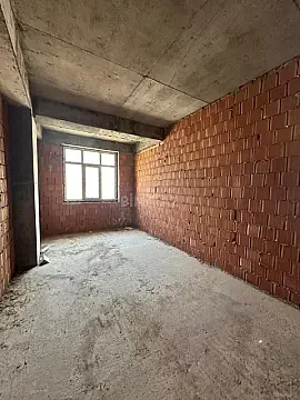 Satılır 4 otaqlı mənzil 182 m²
