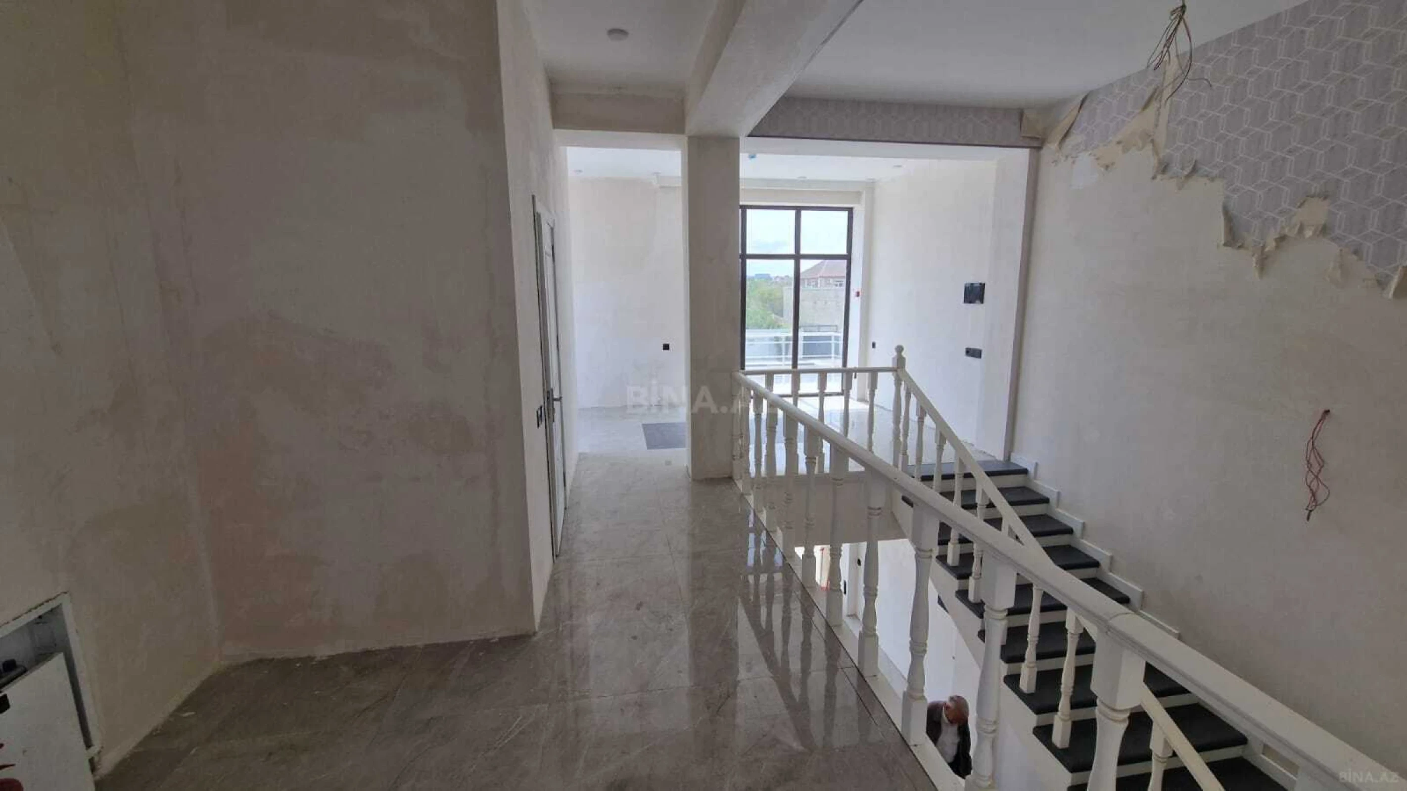 Satılır obyekt 550 m²