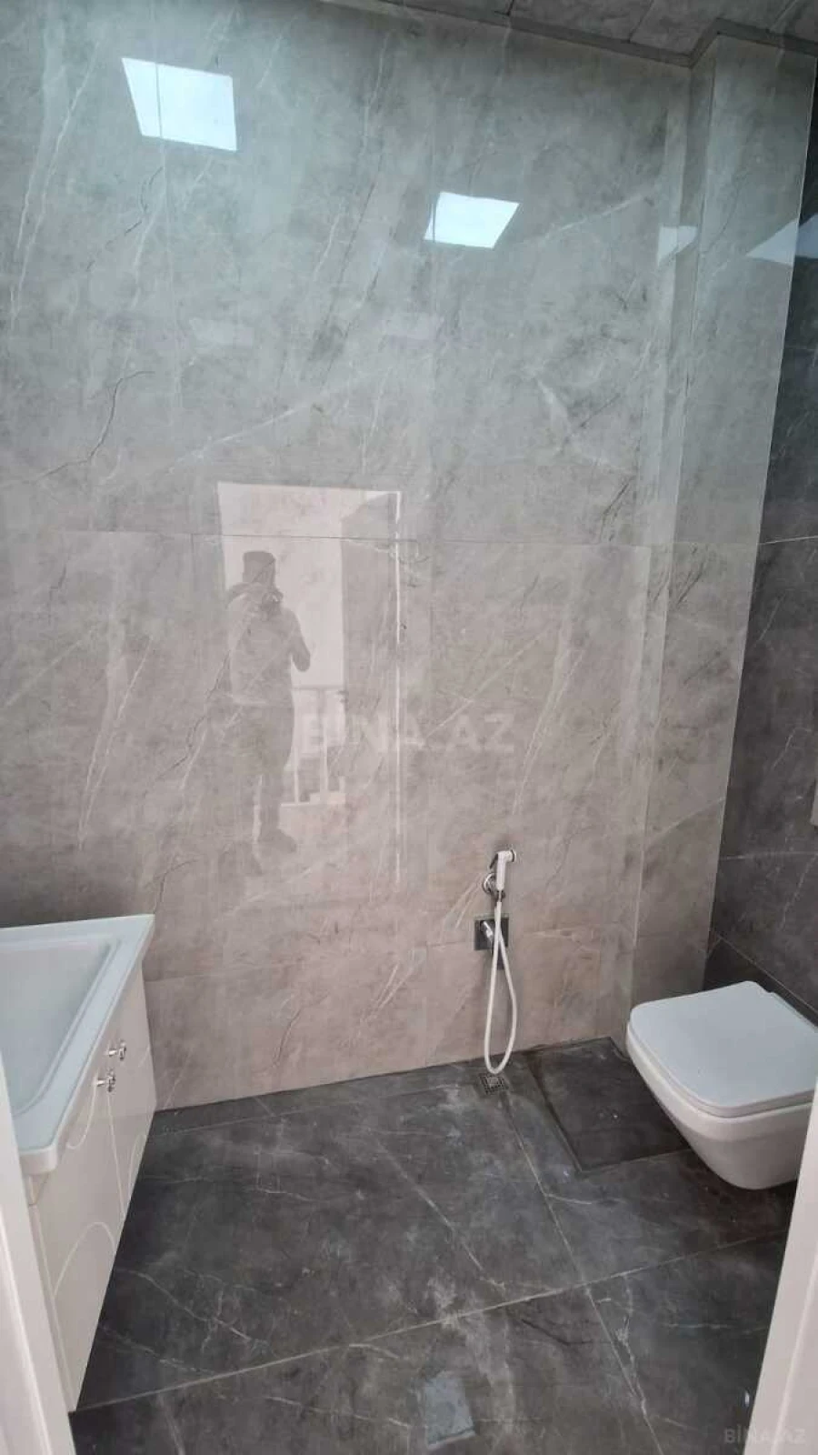 Satılır obyekt 550 m²