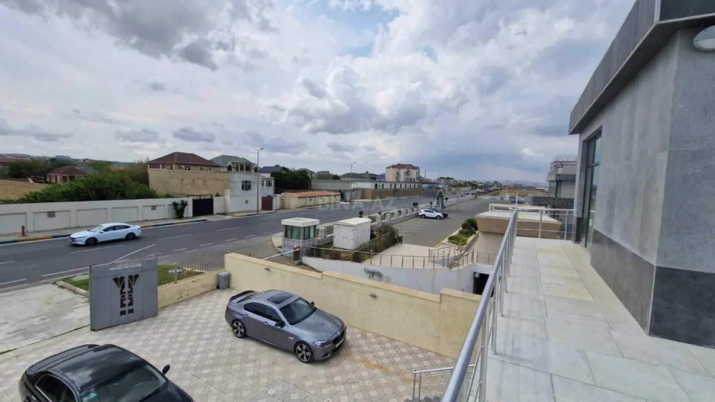 Satılır obyekt 550 m²
