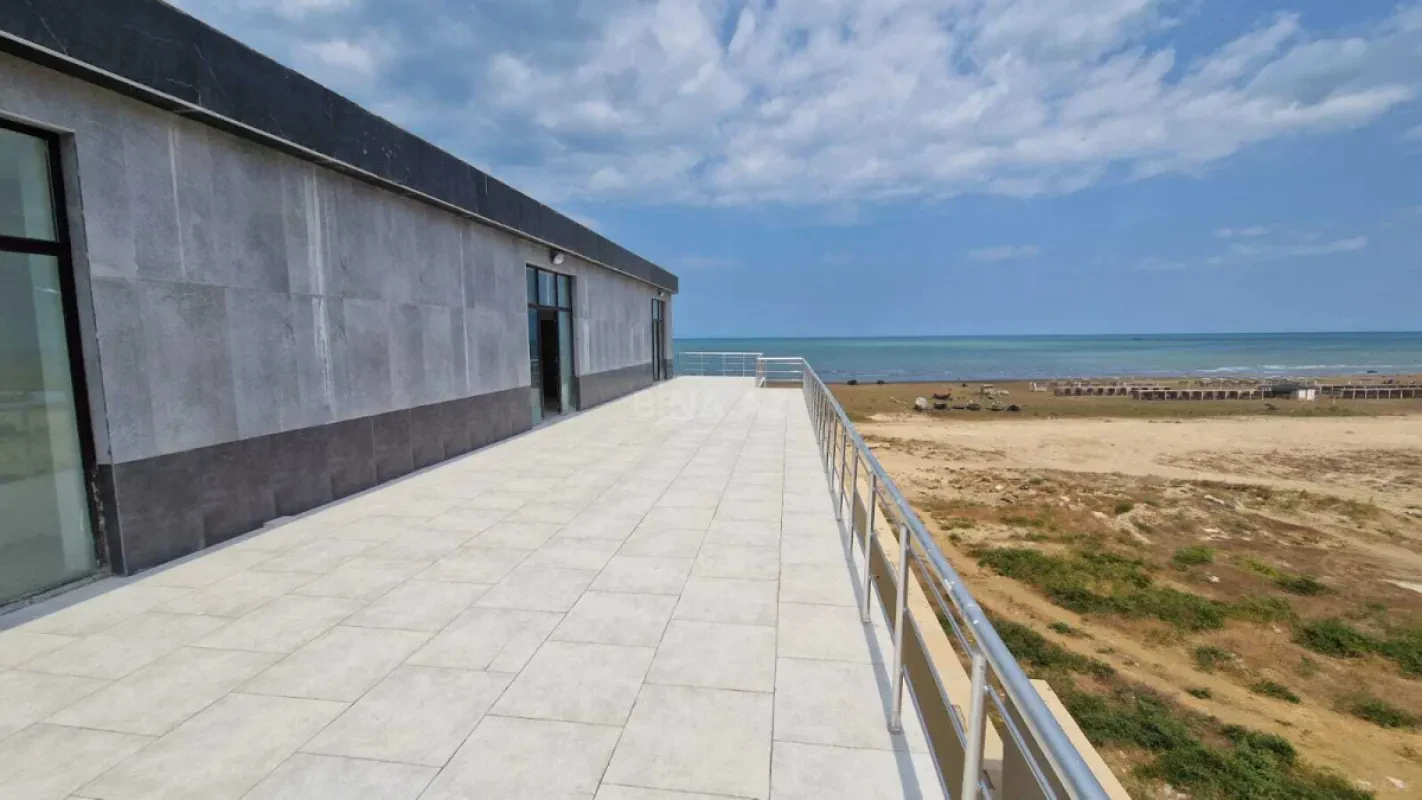 Satılır obyekt 550 m²
