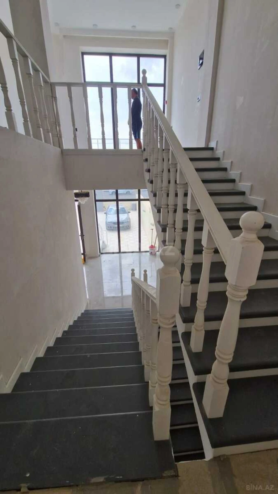 Satılır obyekt 550 m²