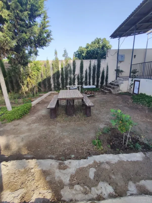 Satılır 4 otaqlı həyət evi 160 m²
