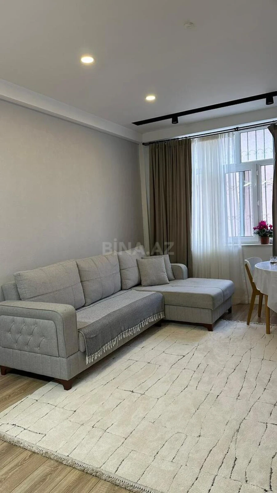 Satılır 3 otaqlı mənzil 76 m²
