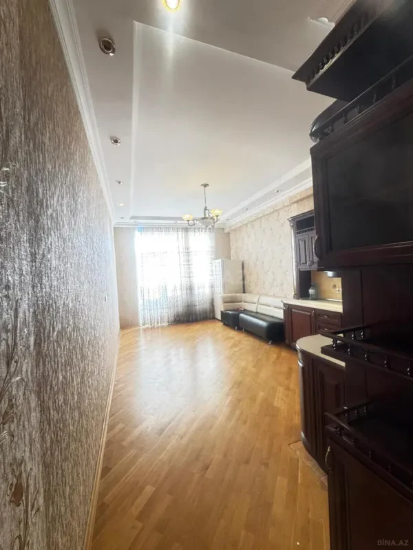Satılır 3 otaqlı mənzil 166 m²