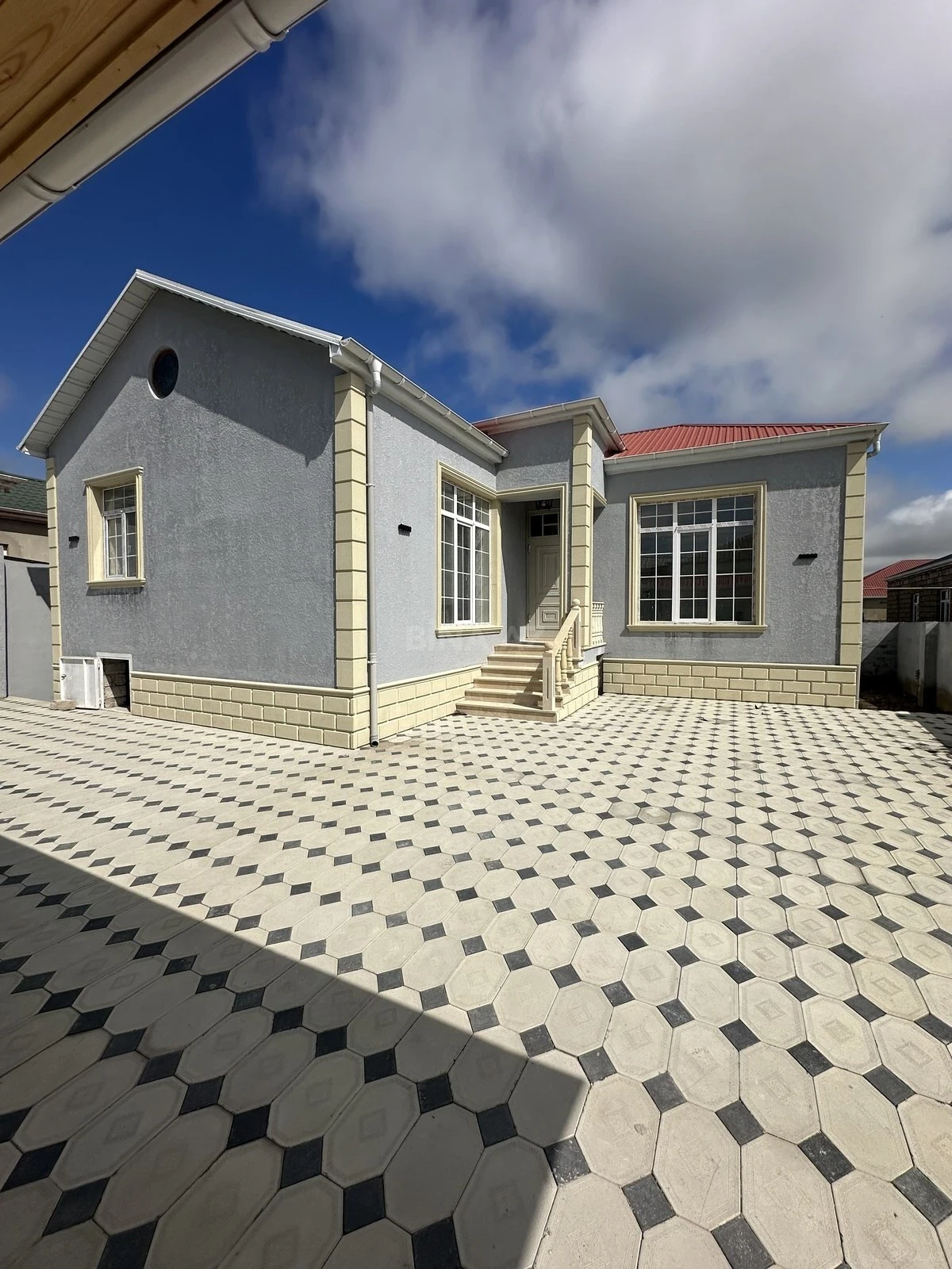 Satılır 4 otaqlı həyət evi 110 m²