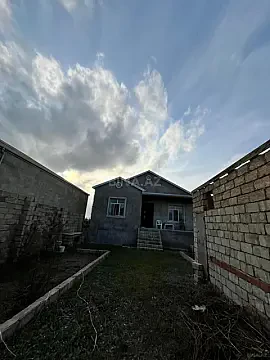 Satılır 4 otaqlı həyət evi 80 m²