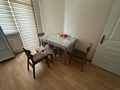 Kirayə verilir 3 otaqlı mənzil 99 m²