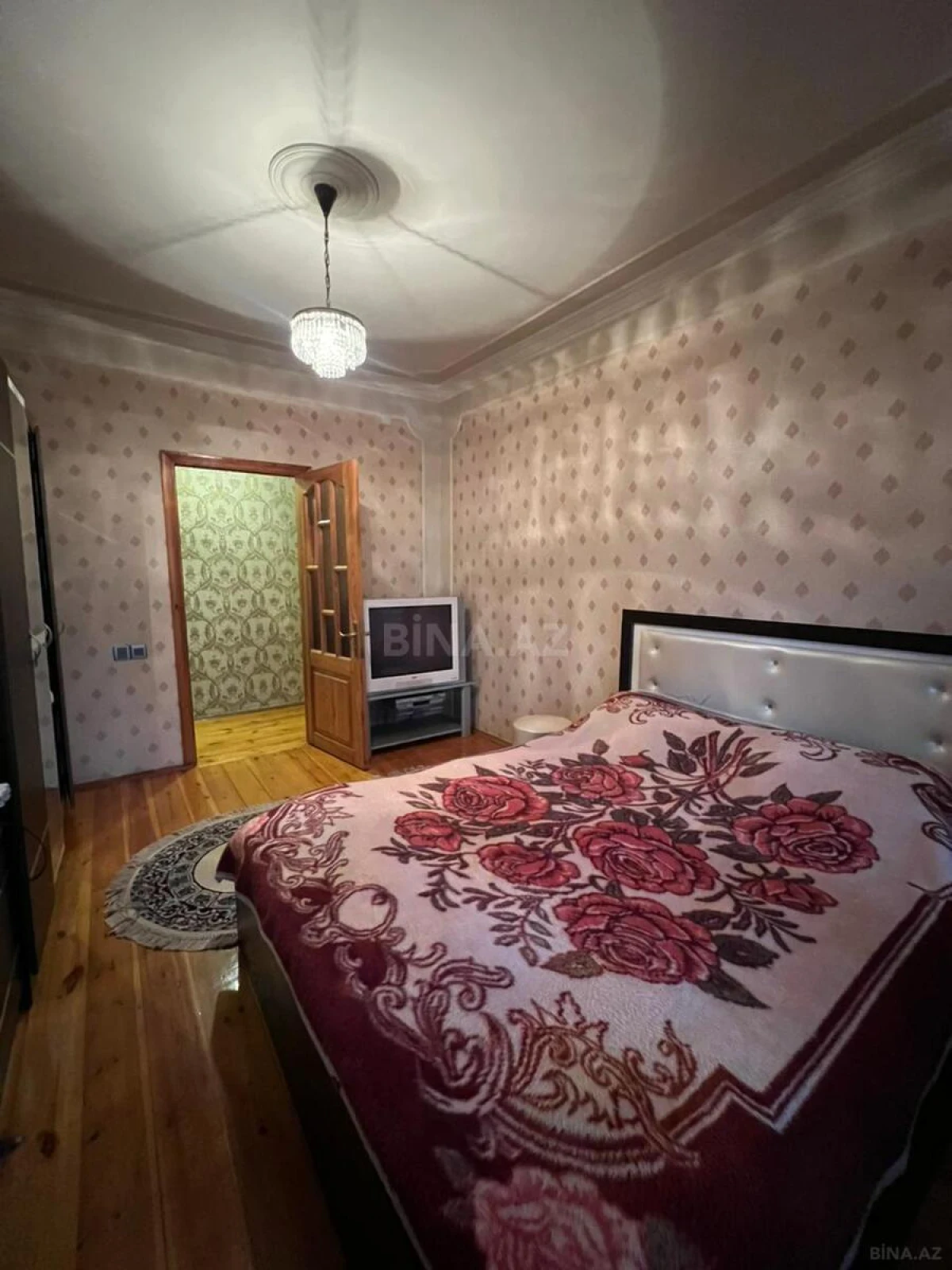 Satılır 5 otaqlı mənzil 125 m²