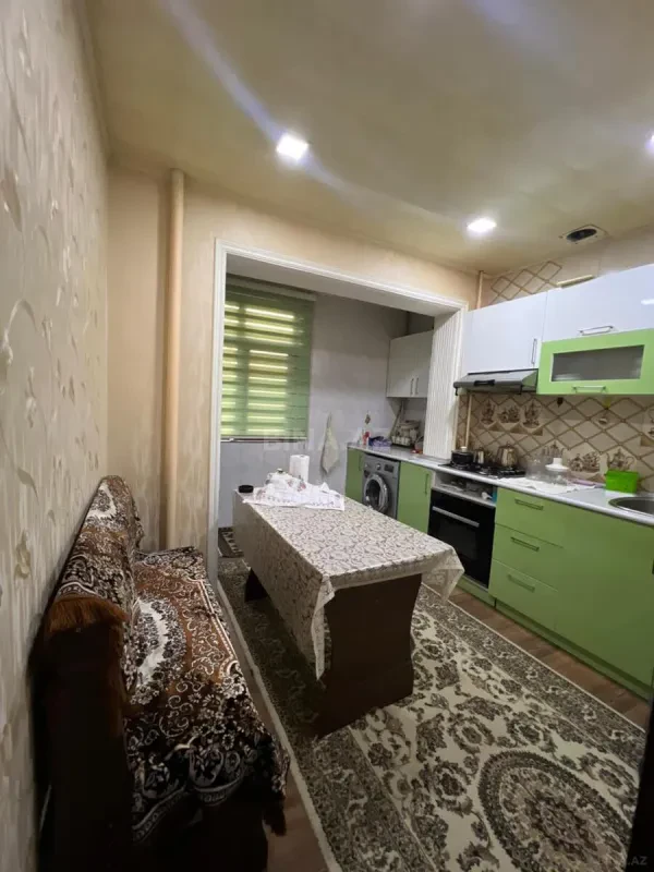 Satılır 5 otaqlı mənzil 125 m²