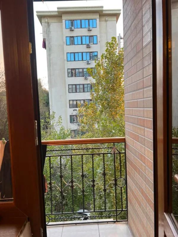 Satılır 5 otaqlı mənzil 125 m²
