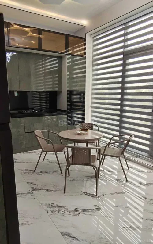 Satılır 4 otaqlı həyət evi 200 m²