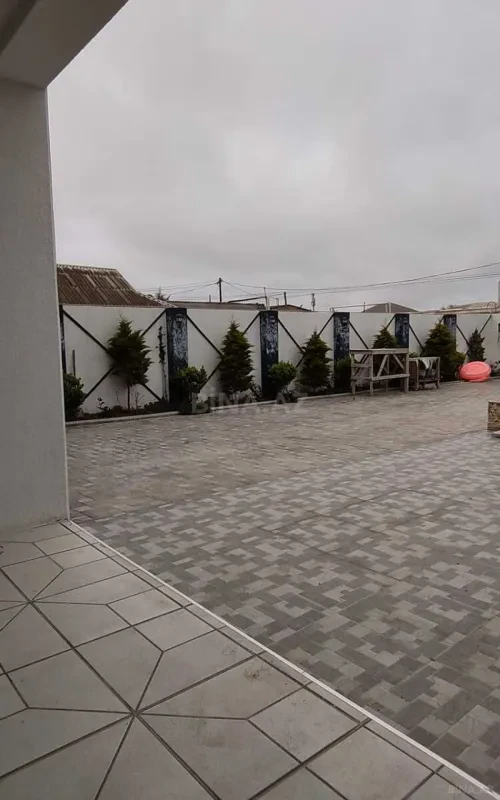 Satılır 4 otaqlı həyət evi 200 m²