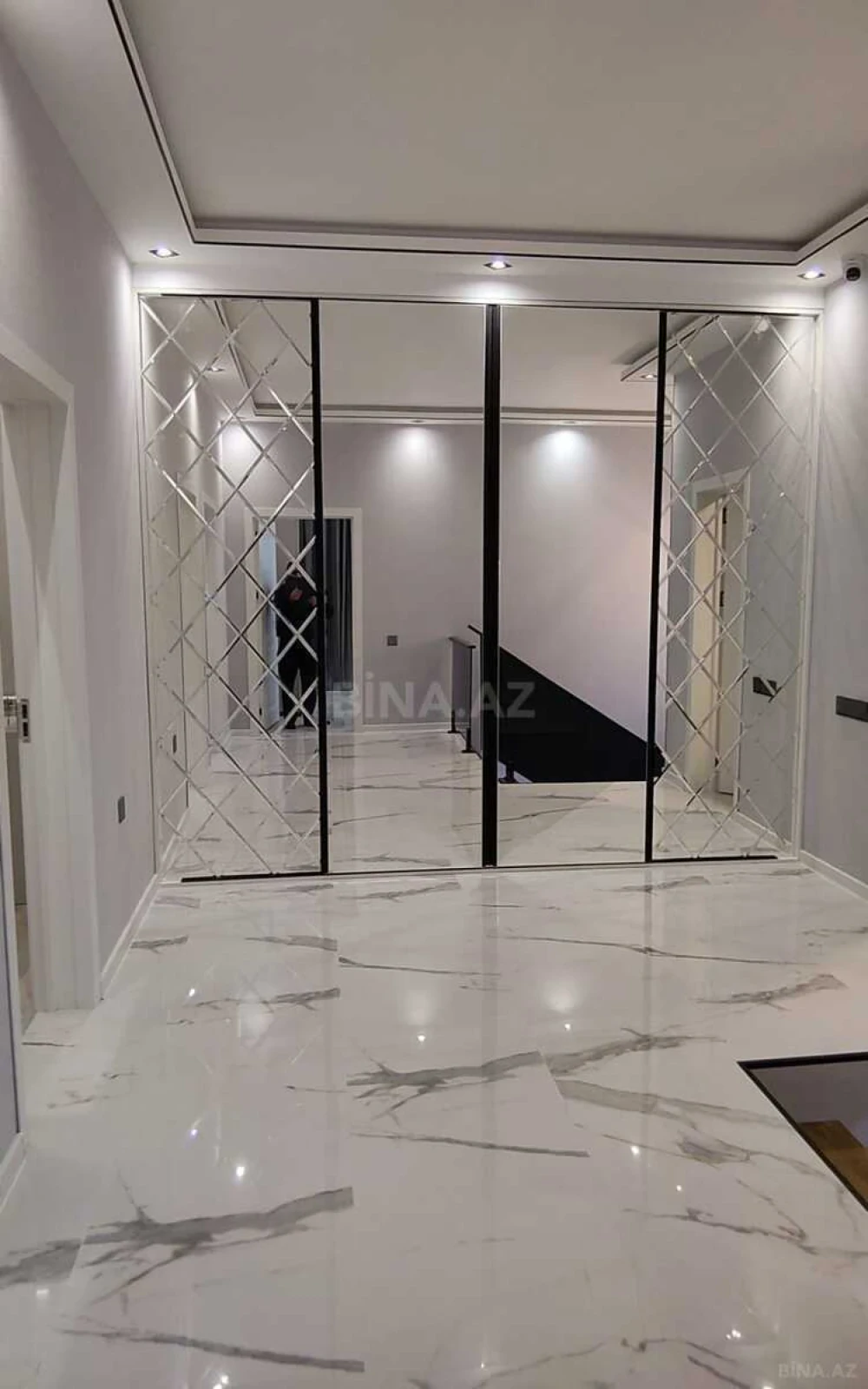 Satılır 4 otaqlı həyət evi 200 m²