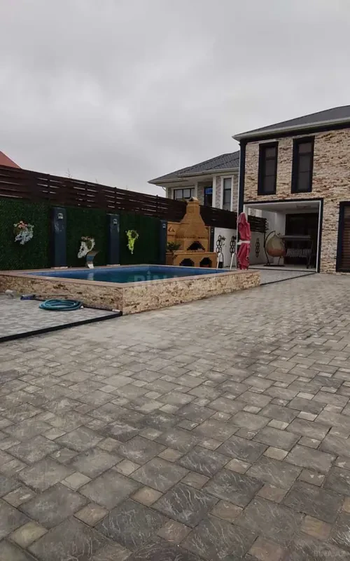 Satılır 4 otaqlı həyət evi 200 m²
