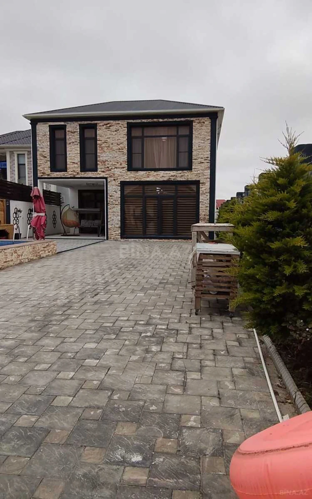 Satılır 4 otaqlı həyət evi 200 m²