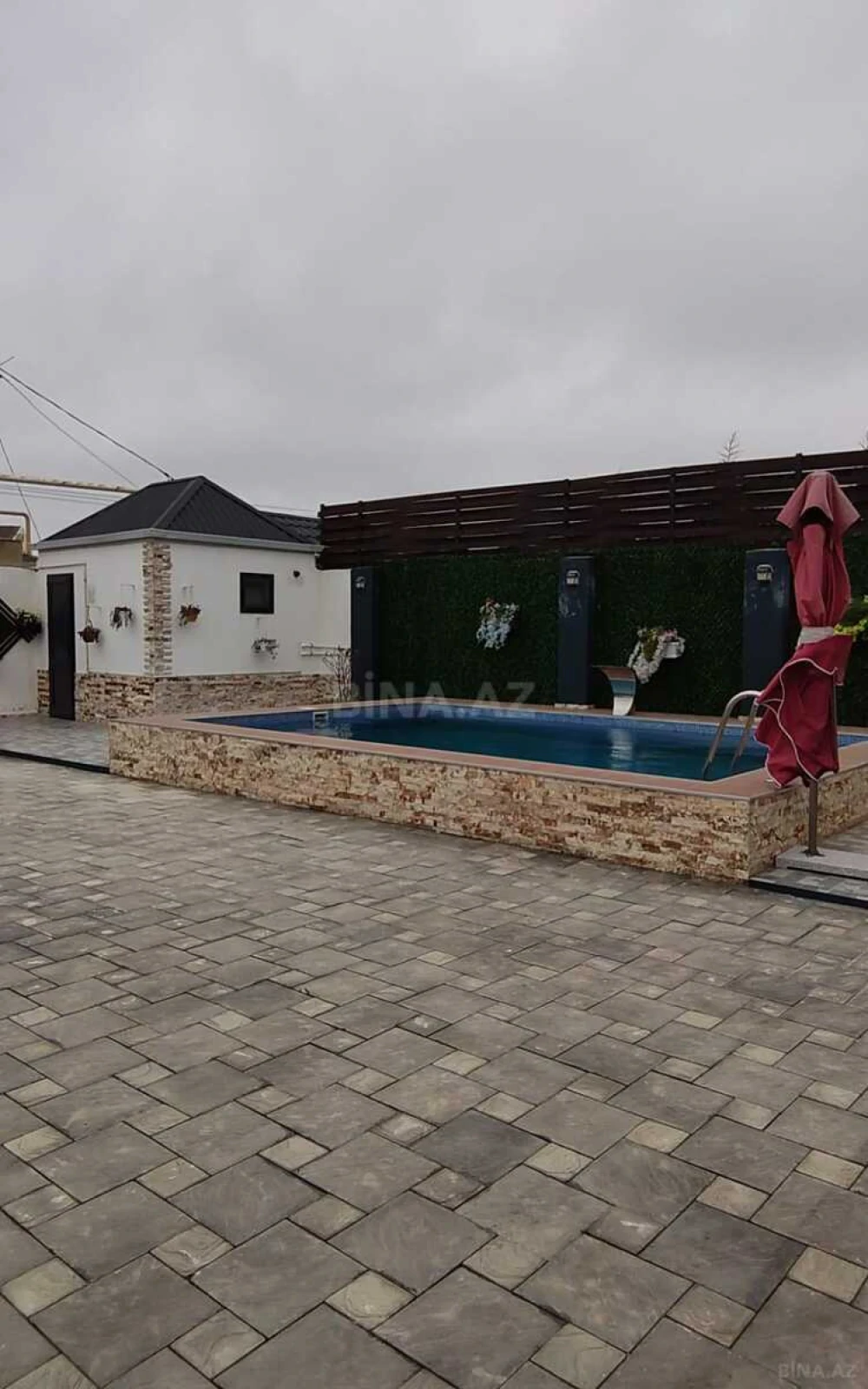 Satılır 4 otaqlı həyət evi 200 m²