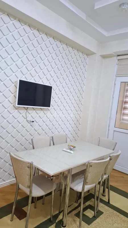 Kirayə verilir 3 otaqlı mənzil 120 m²
