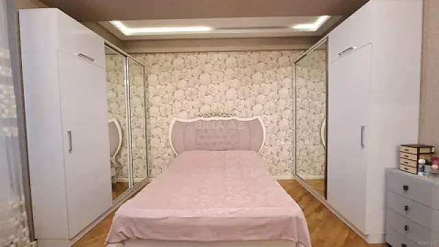 Kirayə verilir 3 otaqlı mənzil 120 m²
