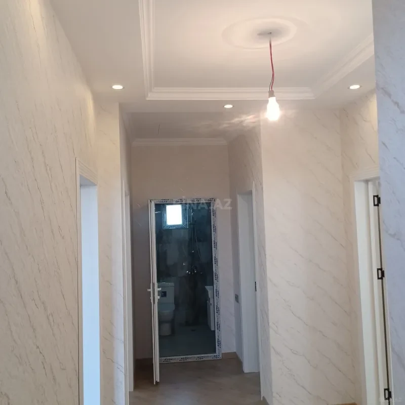 Satılır 8 otaqlı həyət evi 250 m²